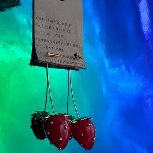 🍓NWT Anthropologie Strawberry Dangle Earrings